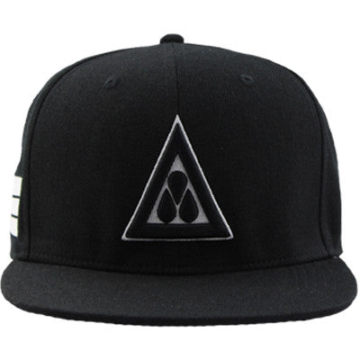 BLK STRAP BACK CAP